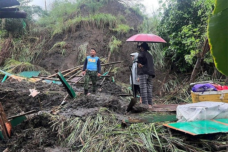 4 patay sa landslide sa Batangas