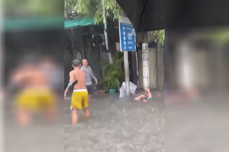 Driver, natagpuang patay at palutang-lutang sa baha; hinihinalang nakuryente