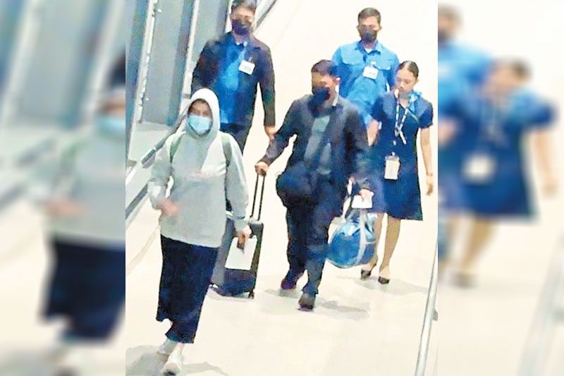 Viral photo of Sara Duterte at airport not from MIAA  â�� DOTr chief