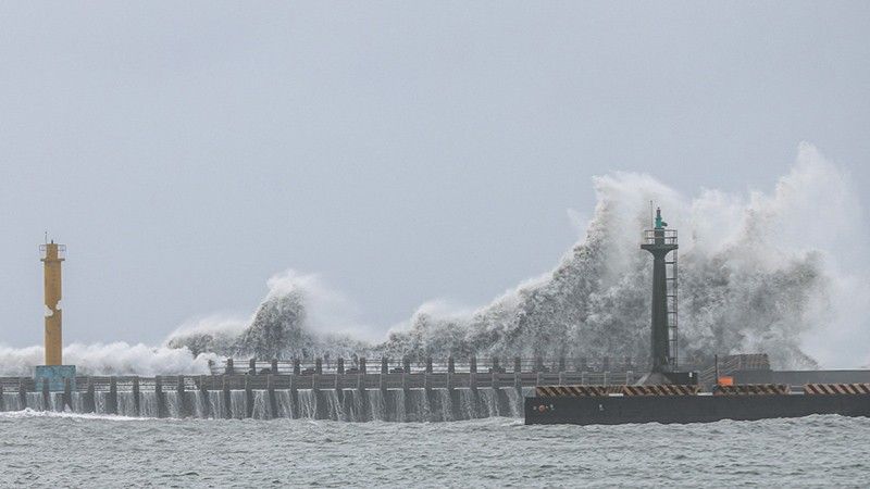 Taiwan braces for Typhoon Carina to make landfall