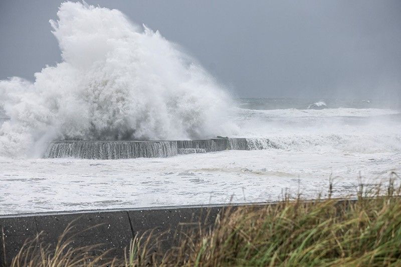 Typhoon Carina weakens as it leaves Taiwan for China