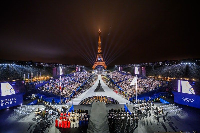 Japanese Olympic superfan back with a bang in Paris