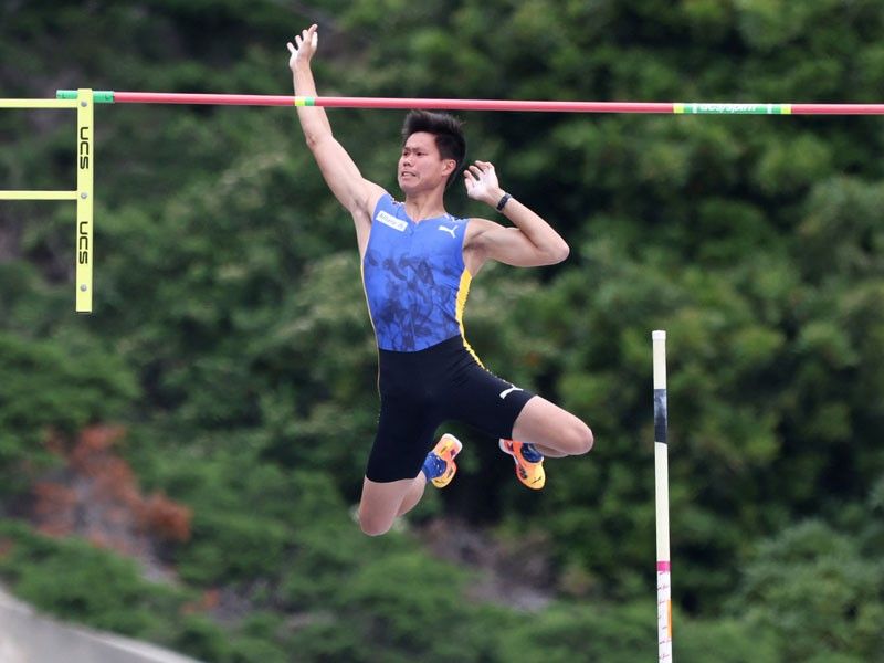 'Injury-free' Obiena ready to soar in Olympic pole vault medal quest