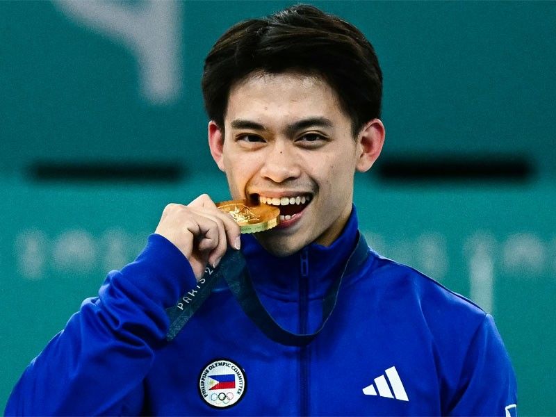 More gold for the golden boy: Carlos Yulo receives gold bars from pawnshop