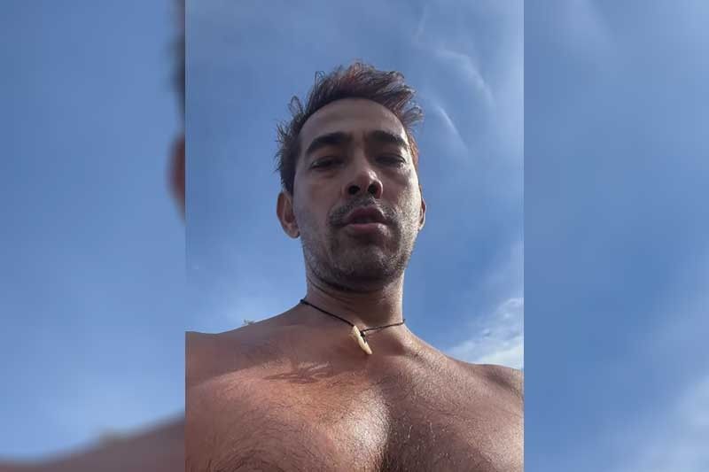Raymond, naghubad sa pekeng direktor!