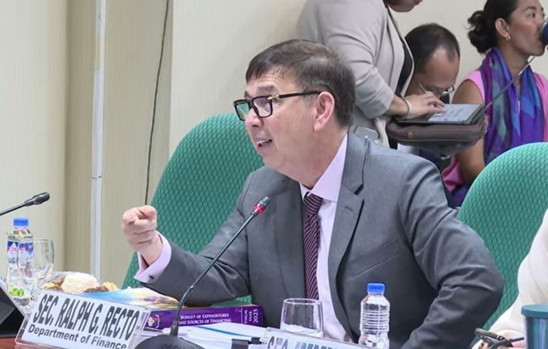 Philhealth spent nothing on vaccines, health workers during pandemic â�� Recto