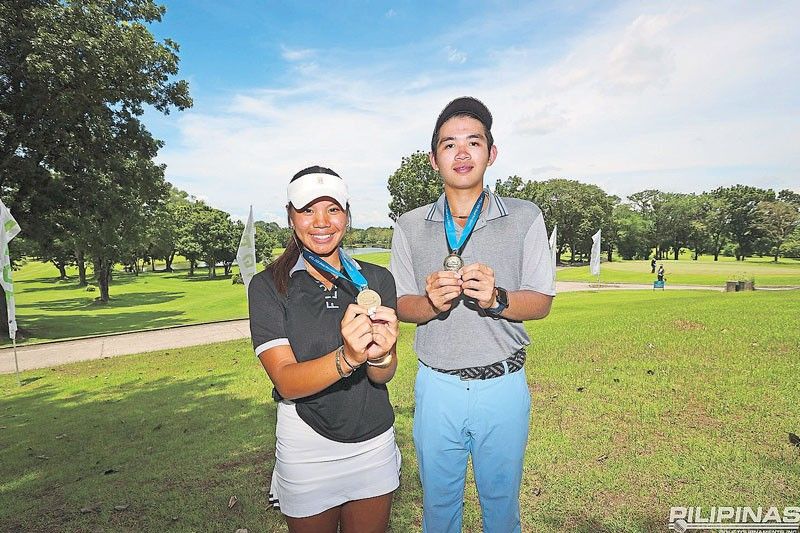 Duque, Kobayashi win pulling away