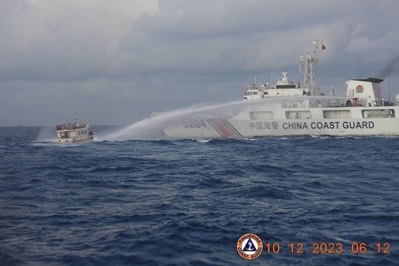 Chinese vessels hinabol, binangga, binomba ng tubig barko ng Pinas