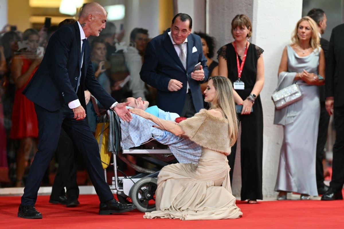 Angelina Jolie pauses red carpet duties for fan with rare bone disease