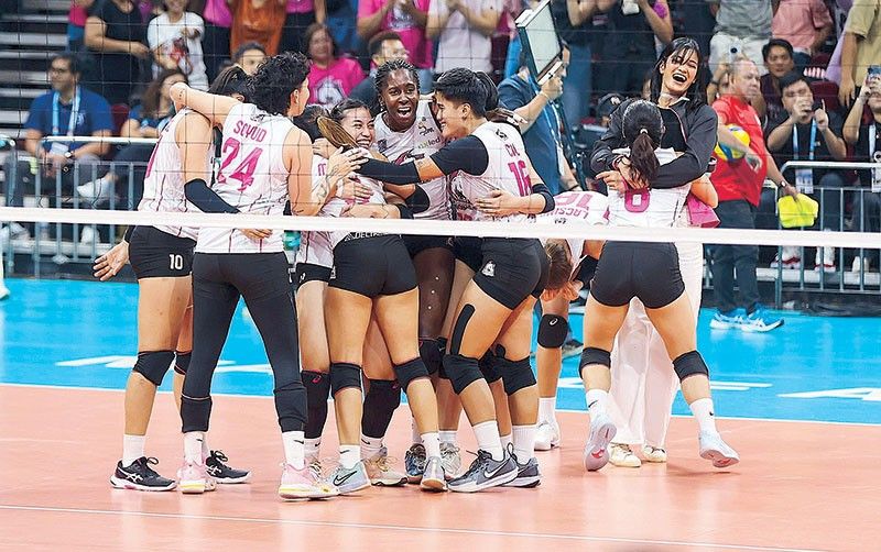 Creamline, Akari arrange title showdown