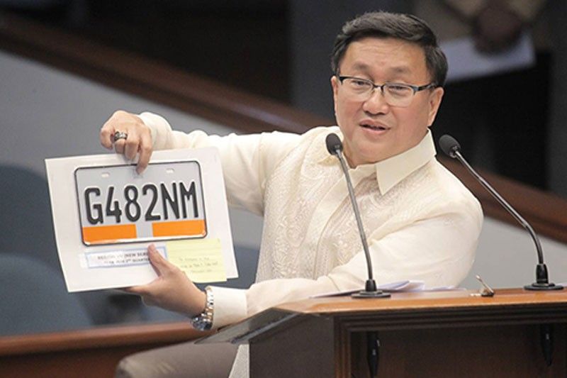 Paghuli sa temporary plates: LTO, tiklop kay Senator Tol