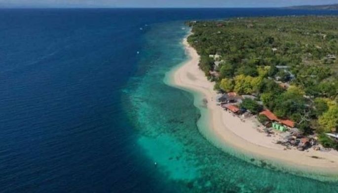 Moalboal beach one of best beaches in Southeast Asia