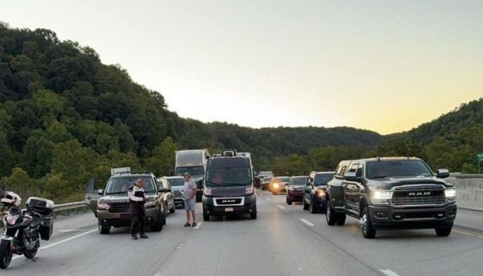 Manhunt underway in US after Kentucky highway shooting