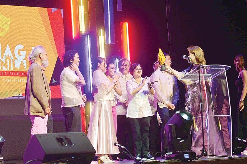 â��Her Locketâ�� sweeps awards at Sinag Maynila 2024