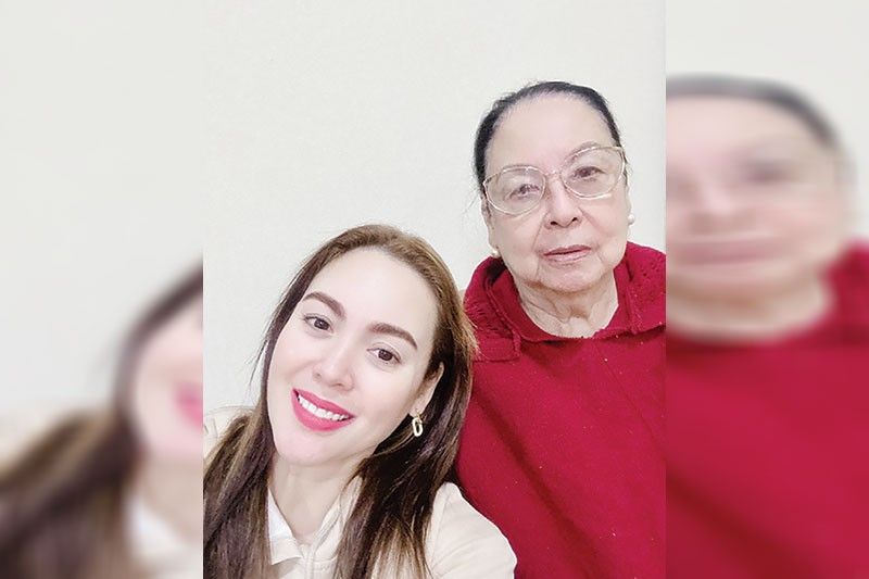 Claudine, humiling ng dasal para sa inang may lupus