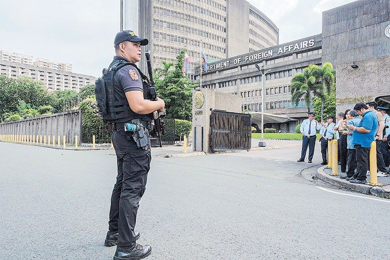 Bomb threat hits DFA