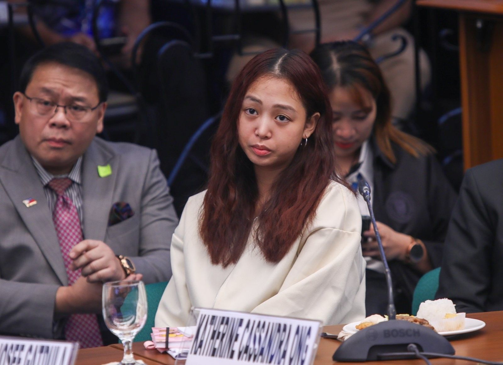 Cassandra Ongâ��s birth certificate questionable as well, says Estrada