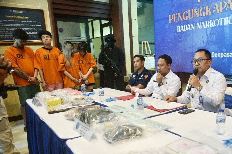 Four arrested in Bali over drugs face death penalty