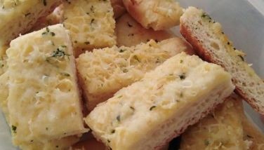 Recipe: Cheesy Garlic Bread Sticks