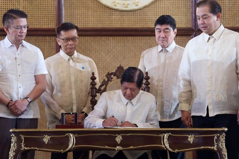 Magna Carta for Pinoy Seafarers, batas na