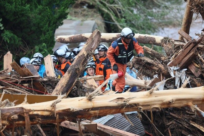 Six dead after floods in central Japan  â�� media