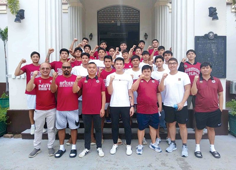 ATO NI! Mr. Atin To Desiderio gives encouraging words to UP Cebu cagers