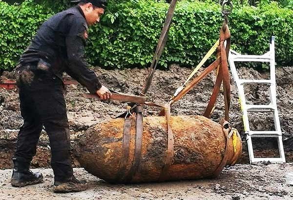 2 vintage bomb nahukay sa Taguig