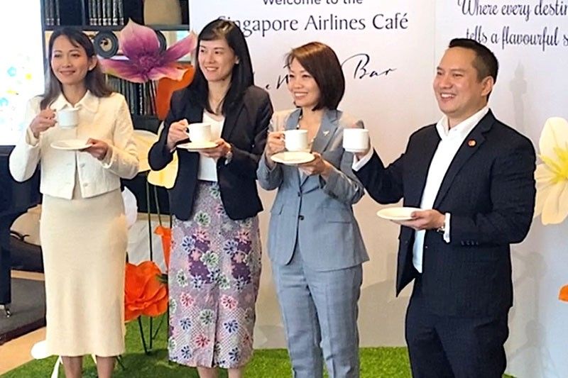 Singapore Airlines has a cafe?