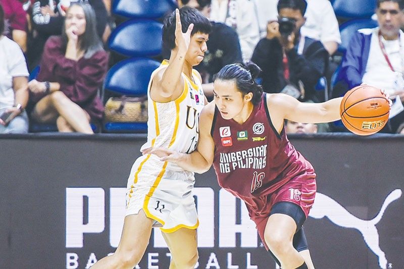 Fighting Maroons dumikit sa sweep