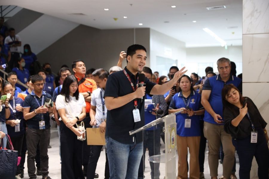 Vico Sotto slams 'very stupid' challenge to mayoral bid, denies politicizing firm