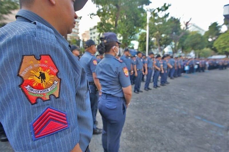 5 PNP officials binalasa