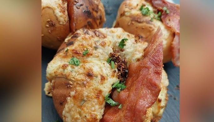 Recipe: Garlic Herb Cream Cheese Buns