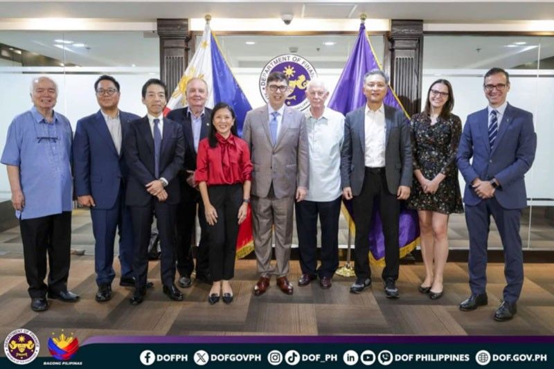 Biz-friendly reforms sa bansa, ibinida ni Recto sa naglalakihang international business chambers