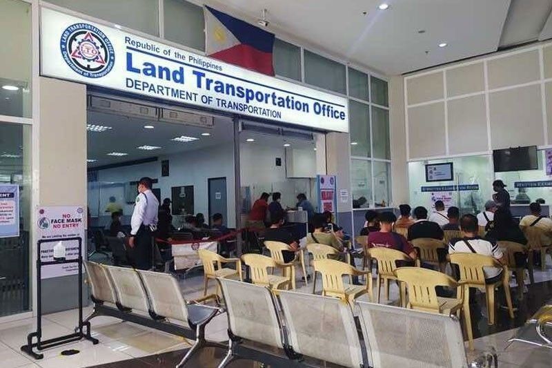 May-ari ng sasakyan, pinatawag ng LTO