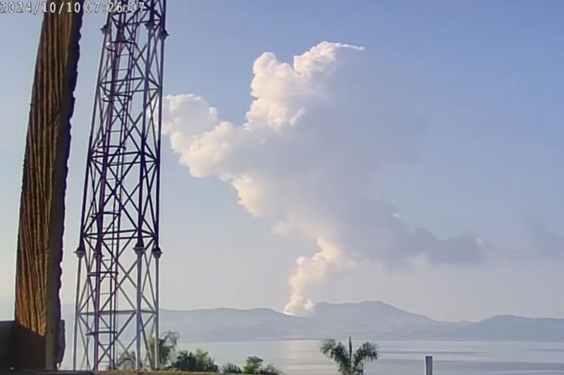 Phreatic eruption recorded at Taal Volcano