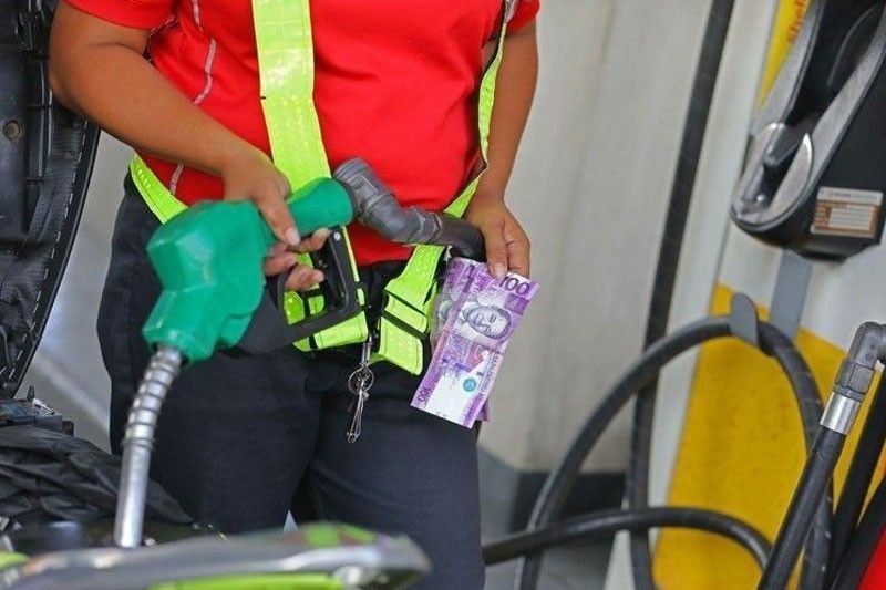 Higit P2 big-time oil price hike, larga na