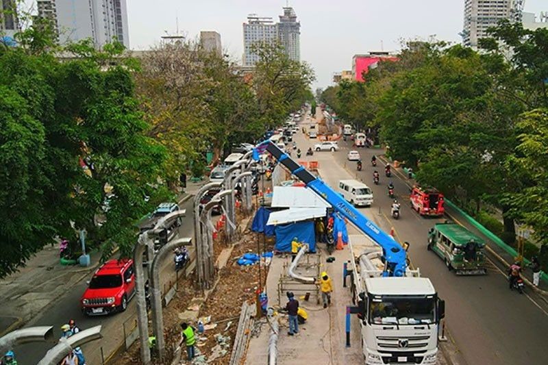 Fronting Cebu Provincial Capitol: DOTr redesigns CBRT stations