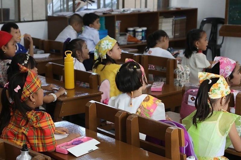 DepEd-7: Ending MTB-MLE eases burden for teachers