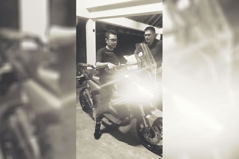 Paolo, emo sa regalong motor ni Gary!