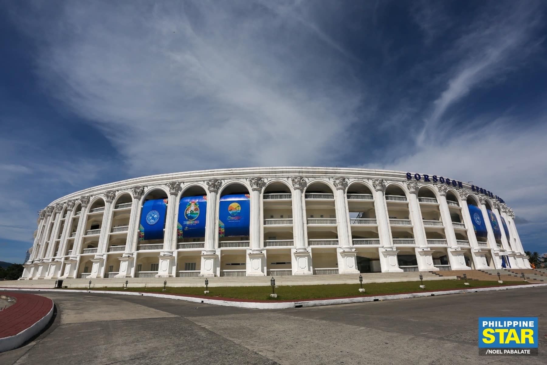 Marcos inaugurates Sorsogon Sports Arena