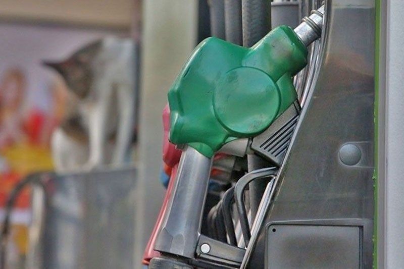 Presyo ng petrolyo, may katiting na rollback