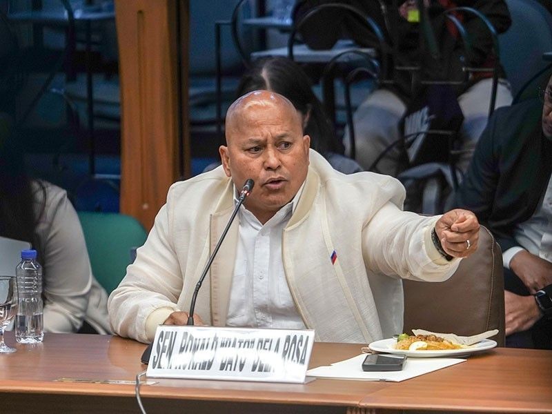 Planong pag-imbestiga ni Bato sa Duterte drug war, katawa-tawa