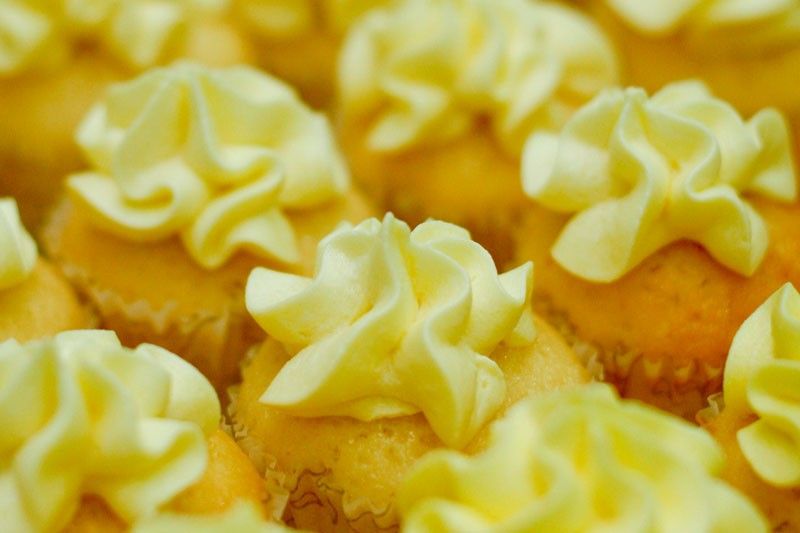 Recipe: Yellow Vanilla Cupcakes