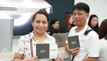 Couple goals: Taguig pair lines up 56 hours to buy 1st, 2nd iPhone 16 in the Philippines