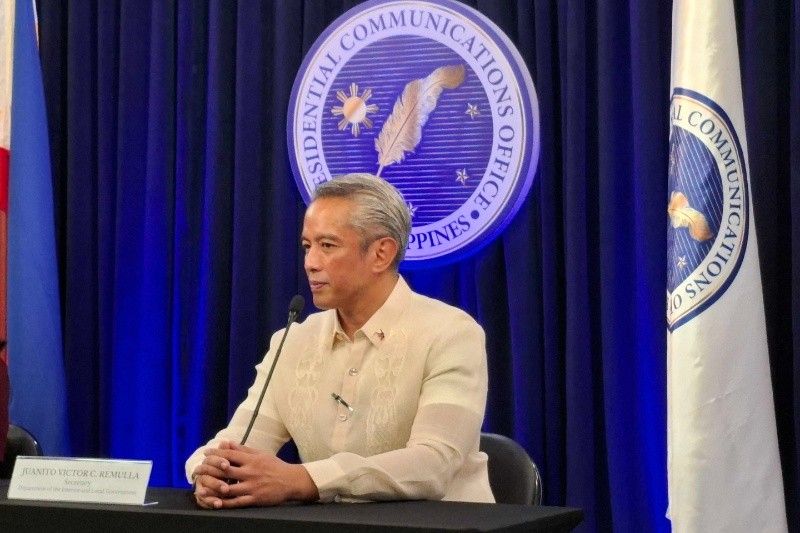 DILG chief mulls trimming PNP top brass to 25 generals