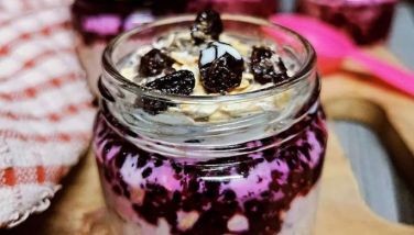 Recipe: Beneficial Overnight Oats to start the work week right