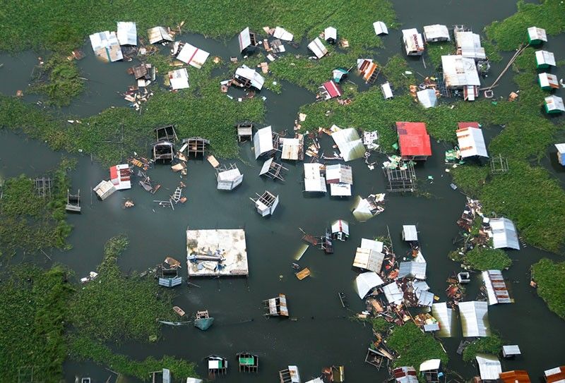 2 babae tinangay ng rumagasang tubig-baha sa Cavite