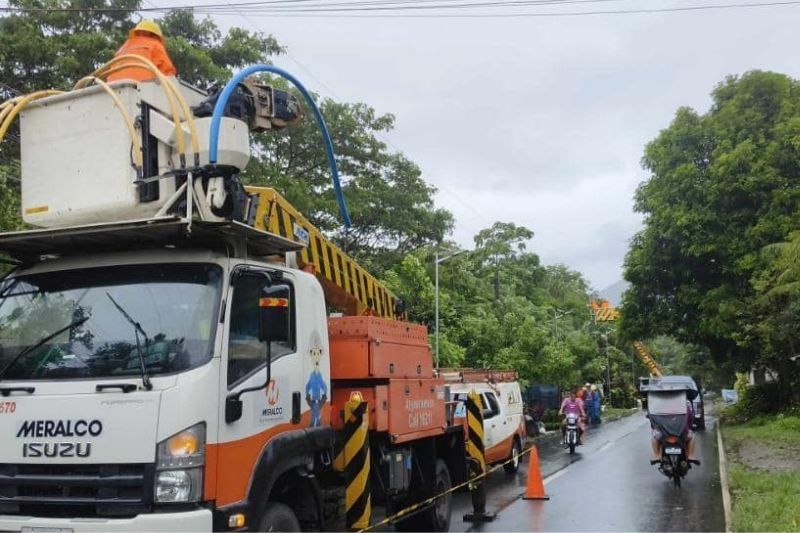 Power out for 400,000 Meralco customers due to 'Kristine'