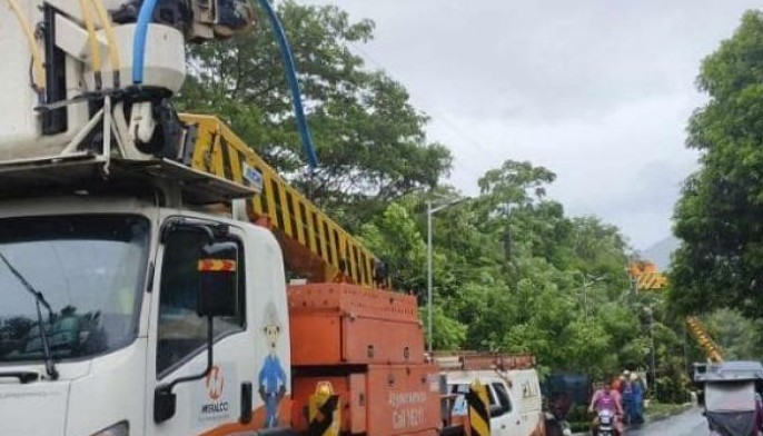 Power out for 400,000 Meralco customers due to 'Kristine'