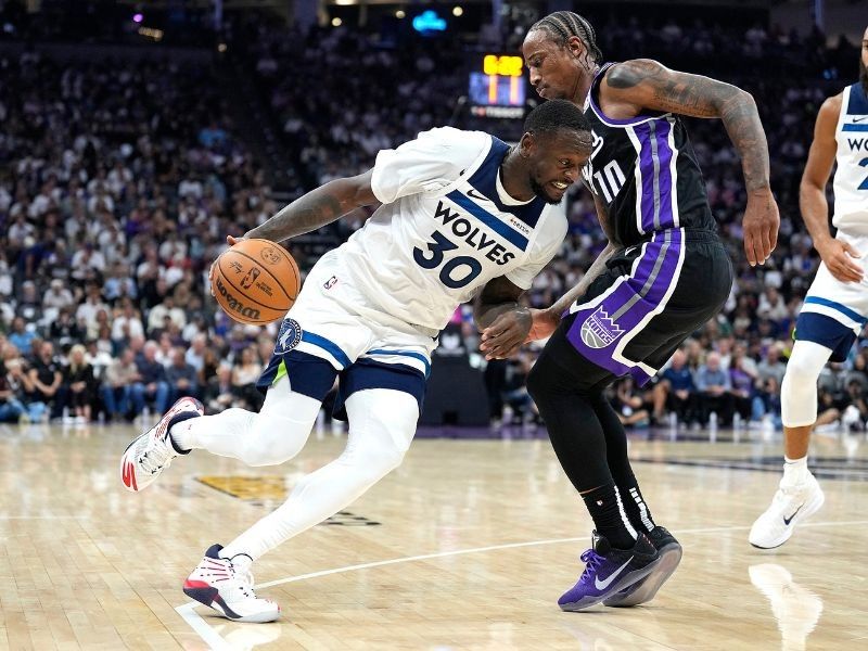 Wolves rally to escape Kings